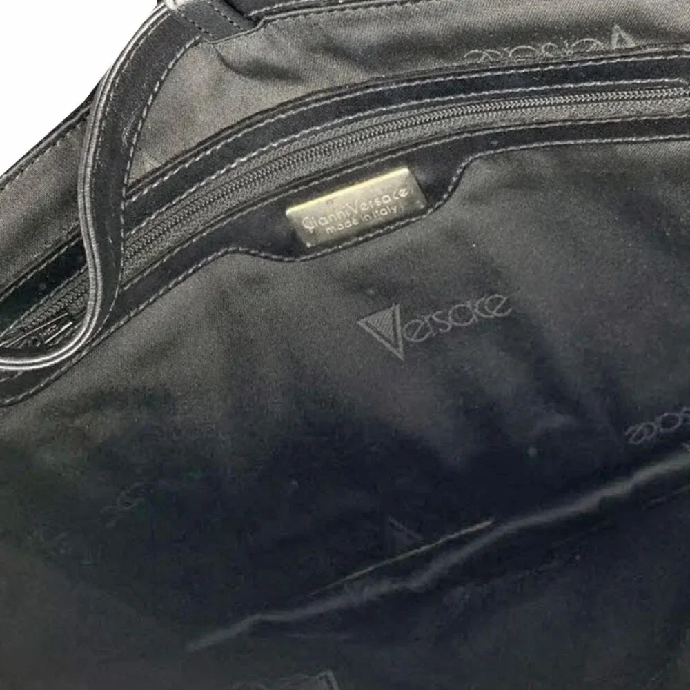 Gianni Versace Vintage Black Ribbed Leather Convertible Shoulder Bag - Picture 13 of 15
